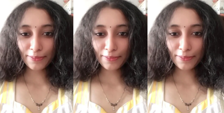 Horny Girl Fingering Her Pussy For Boyfriend