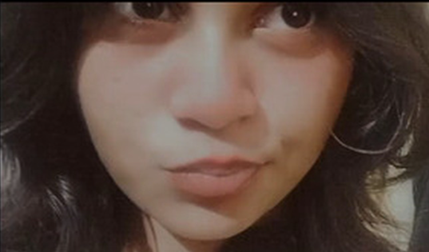 Horny Snapchat Girlfriend Showing Fingering Her Pussy Squirting