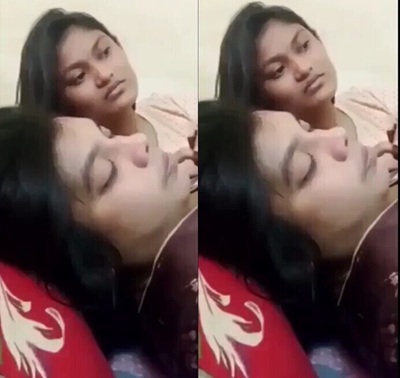 Naughty Indian Girlfriend Quick Flash her Boobs in Front of her Sister Must Watch