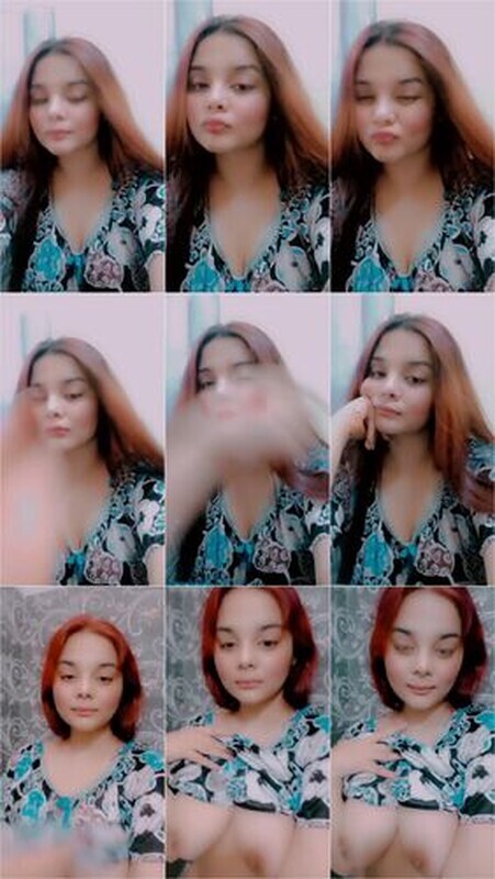 Pakistani Girl Showing Her Boobs