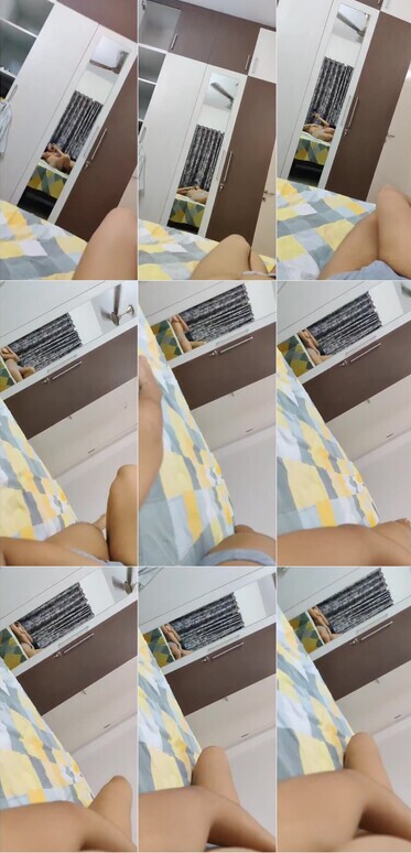 Super Horny Babe Masturbating