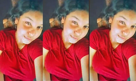 Big Boobs Girl Showing Rubbing Her Pussy