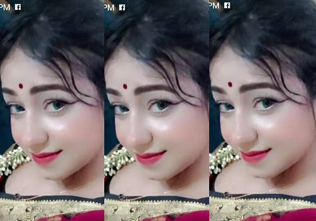 Bangladeshi Sexy Girl Showing Fingering