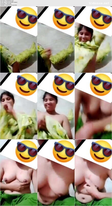 Beautiful Bhabhi Showing On Video Call