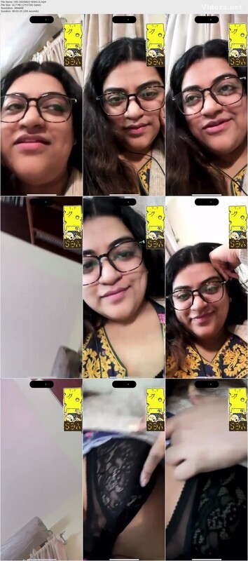 Chubby Pakistani Girl Showing