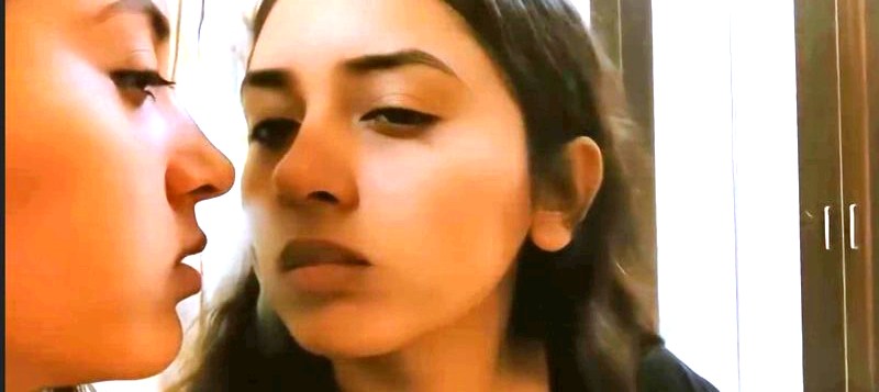 Extremely Beautiful Kinky Indian Girl Showing her Boobs Pussy Kissing her Bestie Don’t Miss