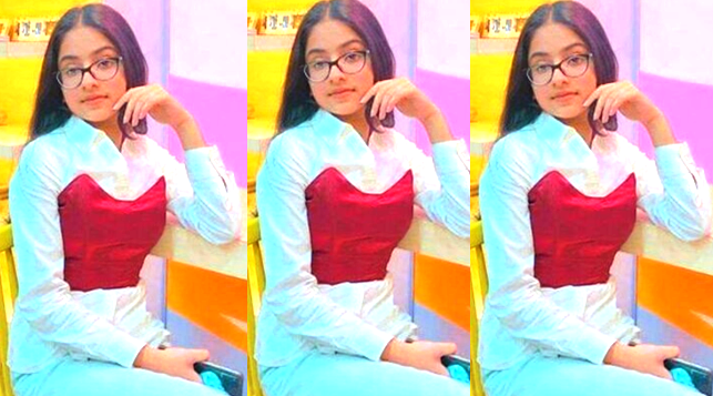 Extremely Beautiful Sexy Delhi Girl Samriddhi Singh Full NUDE Instagram Transition Reel Boobs Pressing & Masturbating Pussy with Full Face