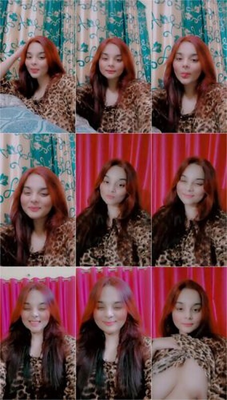 Pakistani Girl Showing Her Boobs