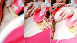 Cute Girlfriend Showing