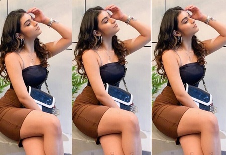 Extremely Sexy Indian Babe Fully Nude Spread her Pussy Lips After Shower Drilling her Pussy