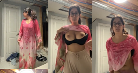 Pakistani Glasses Girl Showing Her Boobs Ass