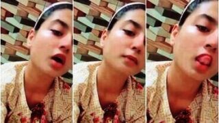 Beautiful Pakistani Girl Showing Fully Nude Masturbating