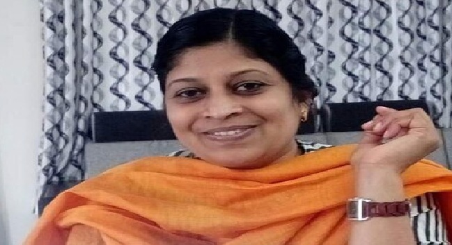 Beautiful Tamil College Teacher Having Affair with Principal Fucking in Hotel Giving Sensual Blowjob