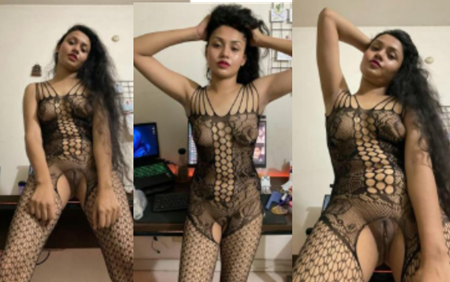 Bengali Girl Showing Nude Body Giving Blowjob Pussy Fingered By Boyfriend