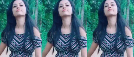 Cute Indian TikToker Getting Fully Nude on VC for Boyfriend But Suddenly her Mom Open Door & She Quick Run in Bathroom