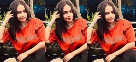 Extremely Beautiful Singer Like to Show her Big Boobs to Producer for Getting Movie Nude