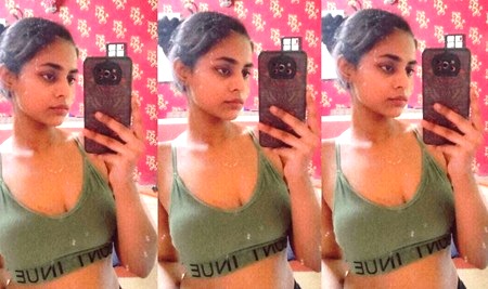 Sexy Girl Showing Her Boobs