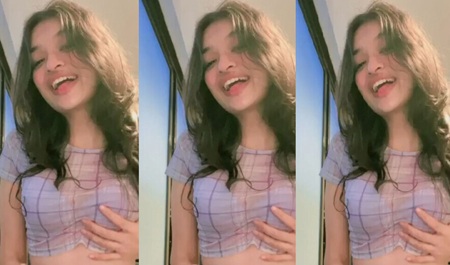 Slim Girlfriend Showing