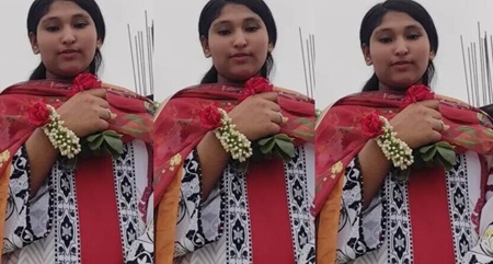 Super Horny Girl Fingering Masturbating With Perfume Bottle