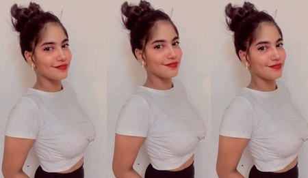 Super Sexy Moto Blogger Leaked MMS FT. Fully Nude Riding on Best Friend Dick Rubbing Shaved Pussy