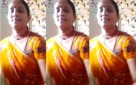 Big Ass South Milf Removing Sharee Showing Nude Body For Lover