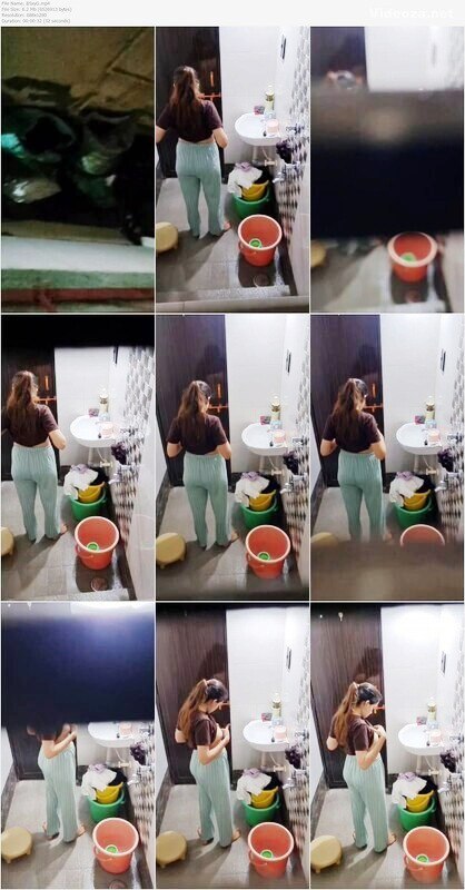 Sexy Girl Secretly Recorded in Bathroom