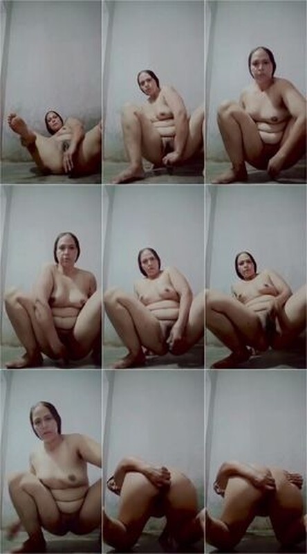 Unsatisfied Milf Playing With Cucumber