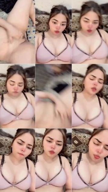 Very Horny Girl Fingering Moaning