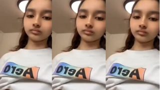 Desi Cute Girl Showing Boobs