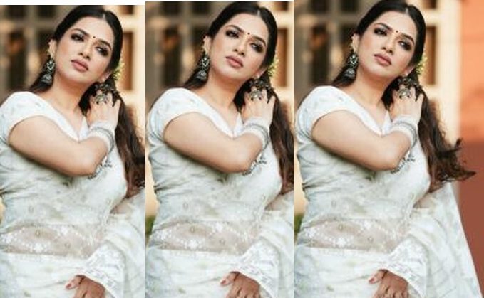 Famous Bengali Celebrity Girl Nude Captured In Hotel CCTV Cam