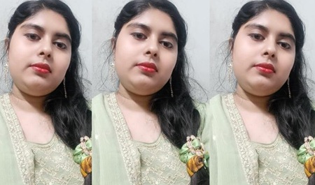 Innocent Hijabi Girl Showing Asshole Masturbating With Pen Total 40+ Clip’s