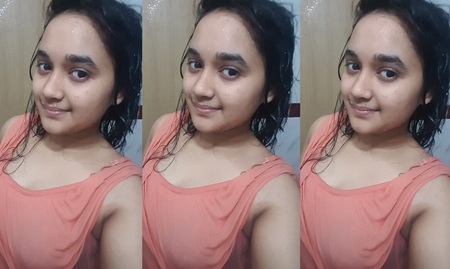 NISHA BHABHI SHOWING HUGE BUSTY BOOBS WITH BIG DARK EREOLAS BATHING & PISSING HAIRY PUSSY CLOSEUP