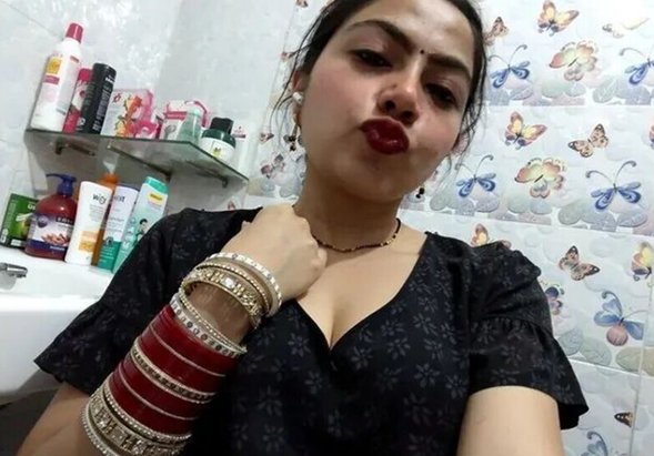 Punjabi Horny Bhabhi Masturbating With Cucumber