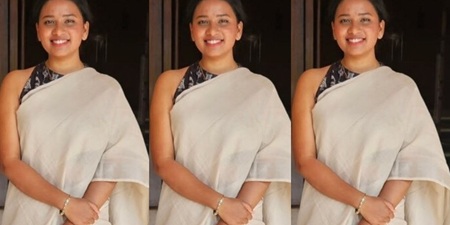 Sexy Newly Joined Office Girl Giving Sloppy Blowjob to Senior During Office Trip Saying