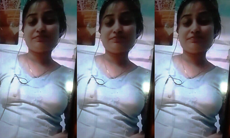 Sexy Wife Showing Lover