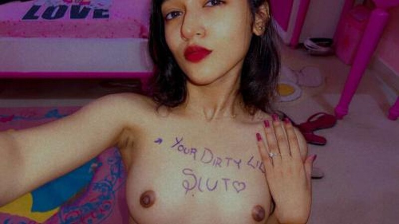 Slim Horny Girl Fully Nude Showing Fingering Hard Pic’s & Video’s