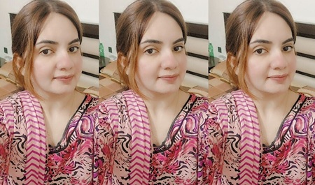 Beautiful Girl Showing Her Boobs