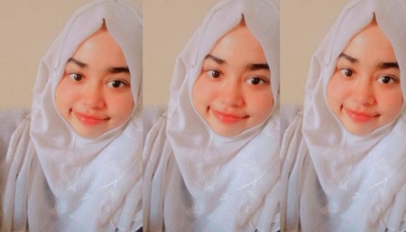 Bengali Horny Girl Showing Nude Body Pressing Her Boobs