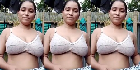 Bengali Horny Village Bhabhi Showing Fingering