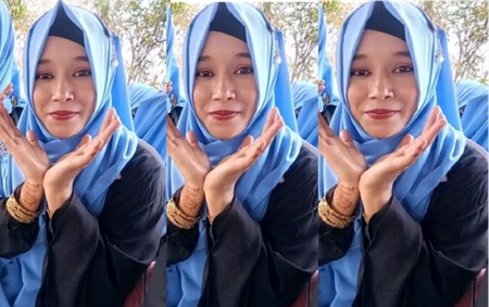 Bhabhi Showing Fingering Her Pussy