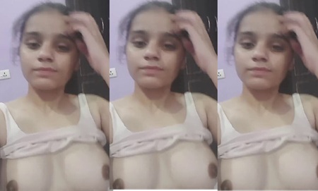 Cute Girlfriend Nude Show