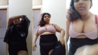 Horny Chubby Girl Pressing Her Boobs Showing Asshole