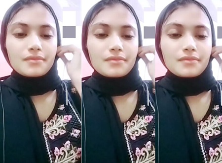 Indian Horny Girl Showing Fingering Her Pussy