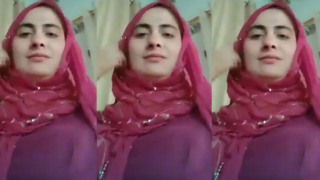 Pakistani Hijabi Wife Showing For Lover