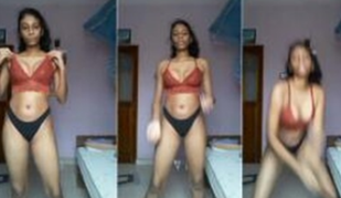 Indian Slim Girl Showing Dancing