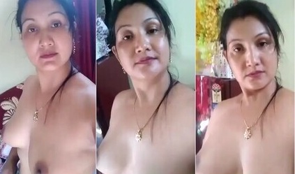 Nepali Milf Showing For Lover