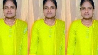 Aunty Bathing and Nude Show 2 Clips