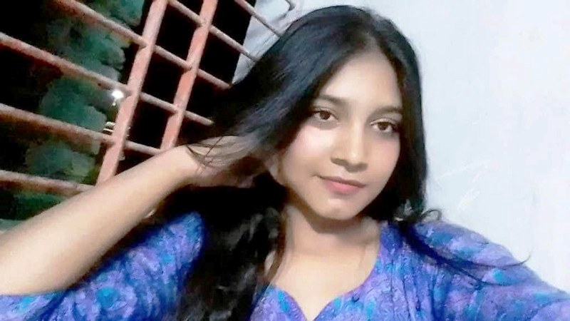 BEAUTIFUL CUTE YOUNG BANGLADESHI GF STRIPPING FINGERING IN BATHROOM