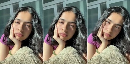 BEAUTIFUL SEXY GIRL TEASING