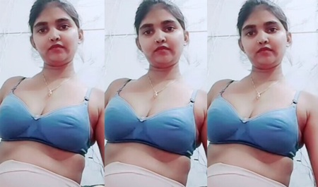 Beautiful Bengali gf show her cute boobies leaked video clip